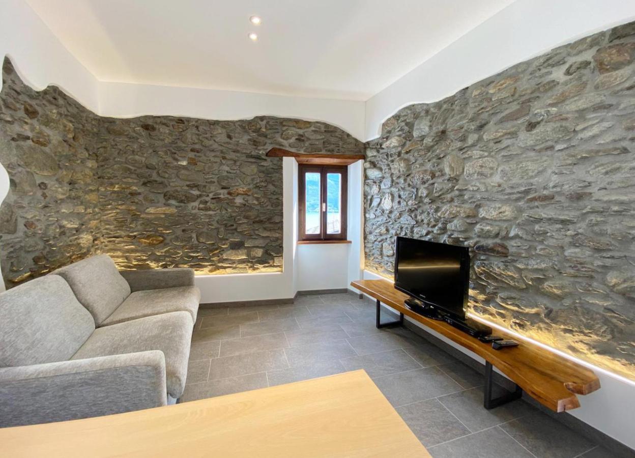 Musso Independent Stone House With Lake View מראה חיצוני תמונה