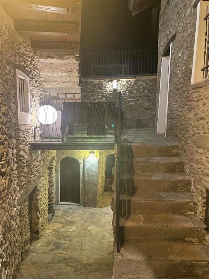 Musso Independent Stone House With Lake View מראה חיצוני תמונה